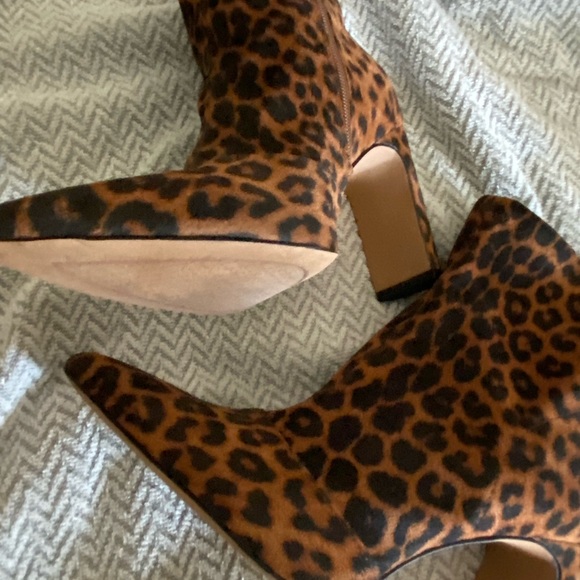 Animal print Jessica Simpson Strech booties - Picture 4 of 7